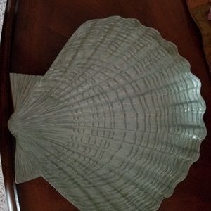 Seashell designed tray.